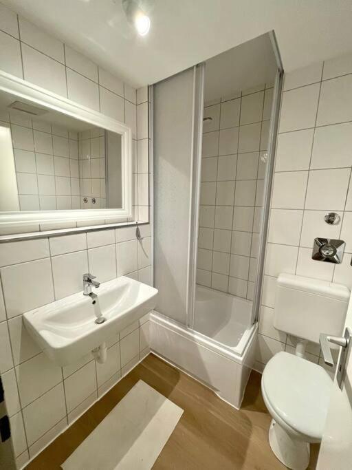 Schickes Apartment Mit Balkon In دوسلدورف المظهر الخارجي الصورة